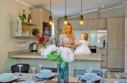 Arnold Ski Chalet | 2 bedroom accommodation in Skirlaugh, Nr Hull