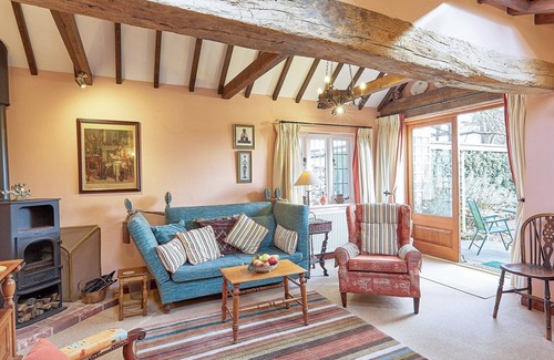 Irstead Cottage | 2 bedroom accommodation in Great Hautbois, near Coltishall