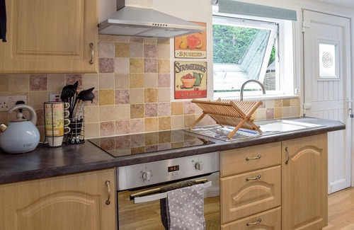 Newport Cottage | 2 bedroom accommodation in Brighstone, near Freshwater