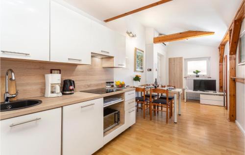 Sarsoni Apartment | 2 Bedroom Amazing Apartment In Drazice