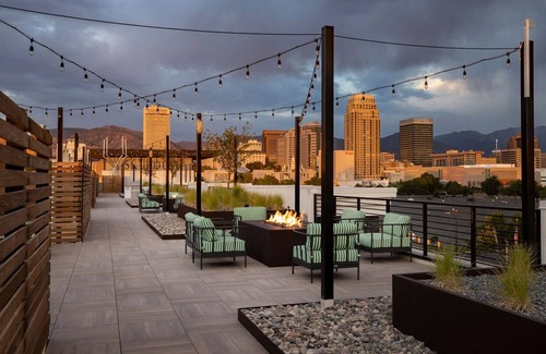 Downtown Salt Lake City Apartment | 2-bedroom apartment in enjoyable SLC with fitness room, AC, FREE PARKING