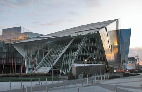 Grand Canal Dock Apartment | 2 Bedroom Apartment Close to Pearse Square Metro