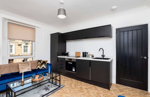 Hawick Apartment | 2 Bedroom Apartment-free Parking
