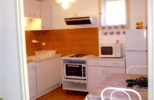 Pierrerue Apartment | 2 Bedroom Apartment in Pierrerue