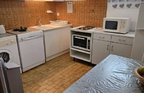 Pierrerue Apartment | 2 Bedroom Apartment in Pierrerue