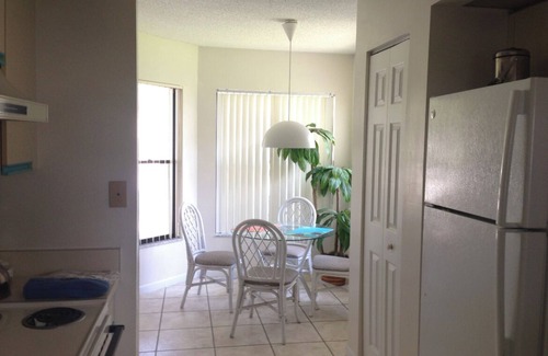 Trailer Estates Apartment | 2 Bedroom Apartment in Bradenton