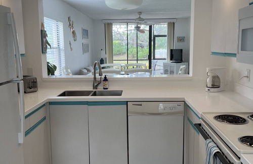 Trailer Estates Apartment | 2 Bedroom Apartment in Bradenton