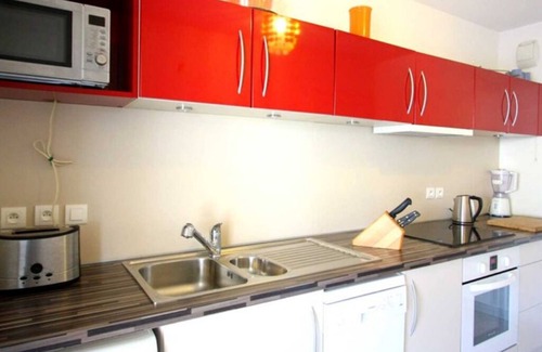 Calvi Apartment | 2-BEDROOM APARTMENT IN GATED RESIDENCE 10 MINUTES WALK FROM THE BEACH