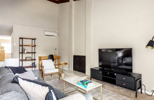 Sunnyvale West Apartment | 2 Bedroom Apartment L-444964 by Houzlet