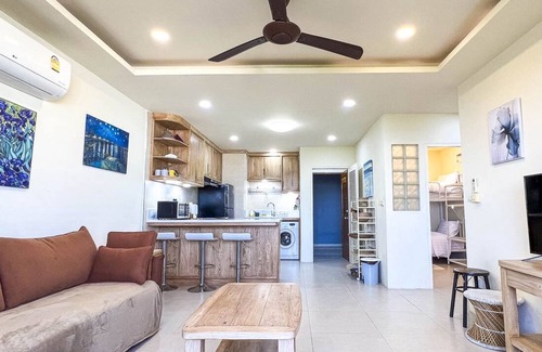 Wat Ket Apartment | 2-Bedroom Apartment with Nice View near Train Station.