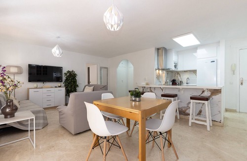 Salou City Centre Apartment | 2-Bedroom Apartment with air conditioning and Pool · UHC MICHELANGELO 238