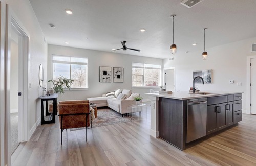 Villa Park Apartment | 2-bedroom apartment with AC, WiFi in Denver with easy access to lightrail