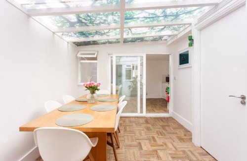 Covent Garden Apartment | 2 Bedroom Apartments in Covent Garden Sleeps 6