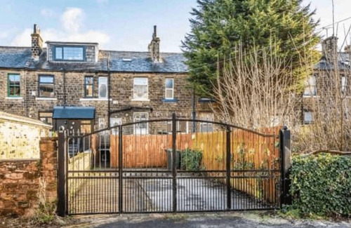 Shipley Apartment | 2-bedroom basement apartment ideal for contractors