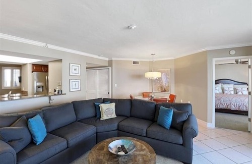 Park Shore Condo | 2 bedroom beachfront condo at Naples Cay - WS0903