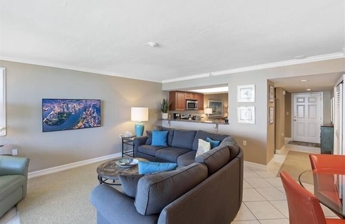 Park Shore Condo | 2 bedroom beachfront condo at Naples Cay - WS0903