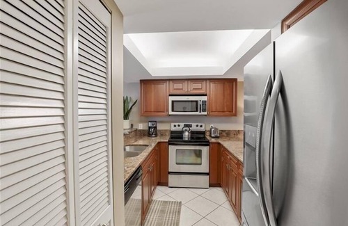 Park Shore Condo | 2 bedroom beachfront condo at Naples Cay - WS0903