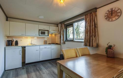 Knikkerdorp House | 2 Bedroom Beautiful Home In Well