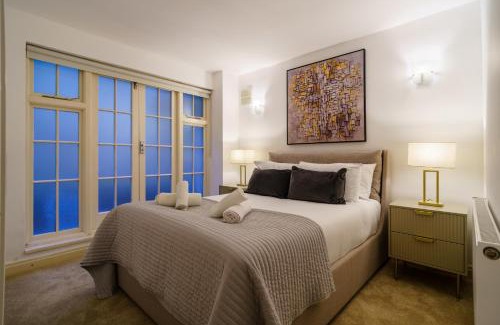 Somers Town Apartment | 2 Bedroom City Retreat by Regents Park, Prime Camden Location