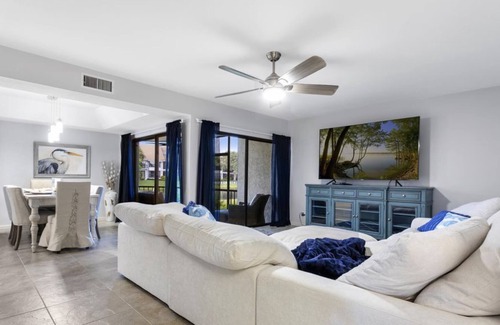 Jupiter Condo | 2 Bedroom Condo (435090) by Houzlet