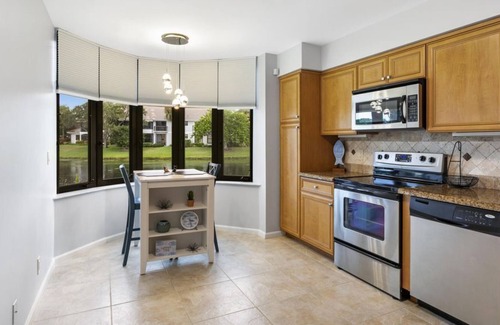 Jupiter Condo | 2 Bedroom Condo (435090) by Houzlet