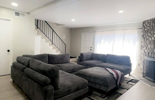 Gardena Condo | 2-bedroom condo in charming Gardena with AC, WiFi. Relax and enjoy.