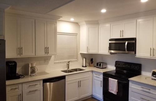 Harbor Village Condo | 2 bedroom condo in quiet, 16 unit, non smoking complex