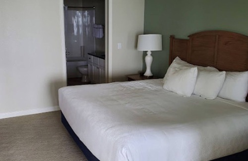 Depoe Bay Resort | 2-bedroom condo on bluffs. Whale Watching, Pool, hot tub, fitness and game room