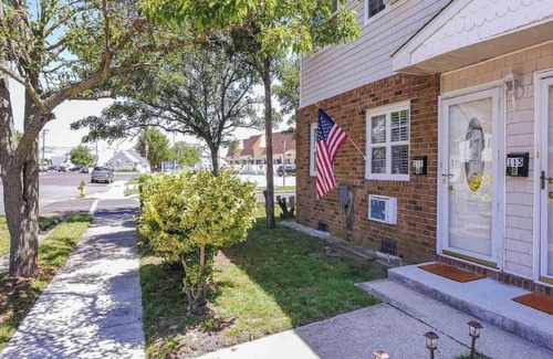 Anglesea Condo | 2-bedroom condo in serene North Wildwood with WiFi, AC