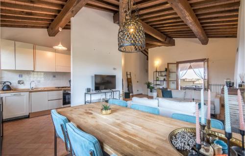 Trequanda Apartment | 2 Bedroom Cozy Apartment In Castelmuzio