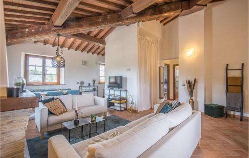 Trequanda Apartment | 2 Bedroom Cozy Apartment In Castelmuzio