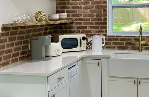 Spartanburg House | ~2 Bedroom Cozy Gem 💎 5 minutes from Downtown Spartanburg~