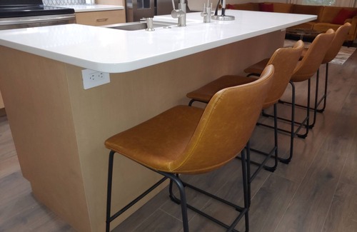 Irvington House | 2 Bedroom Dble. 1 1/2 Bath, Pet Friendly