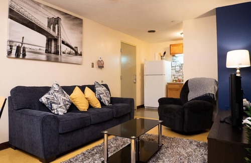 Downtown Pittsburgh Apartment | 2 Bedroom Downtown Apt Clean and Safe