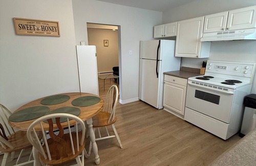 Terra Nova Apartment | 2 Bedroom Executive Apartment near Airport - Airport Manor Unit #2