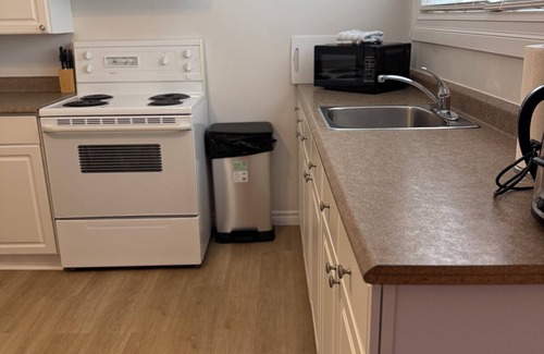 Terra Nova Apartment | 2 Bedroom Executive Apartment near Airport - Airport Manor Unit #2