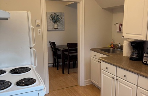 Terra Nova Apartment | 2 Bedroom Executive Apartment near Airport - Airport Manor Unit #3