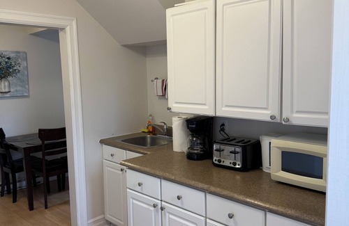 Terra Nova Apartment | 2 Bedroom Executive Apartment near Airport - Airport Manor Unit #3