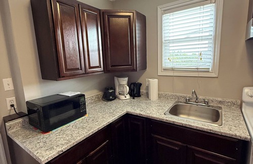 Terra Nova Apartment | 2 Bedroom Executive Apartment near Airport - Airport Manor Unit #4