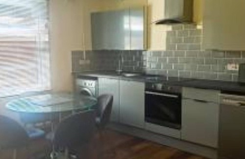 Gravesend Apartment | 2 Bedroom Flat 2 Min Walk to Station & Town Centre
