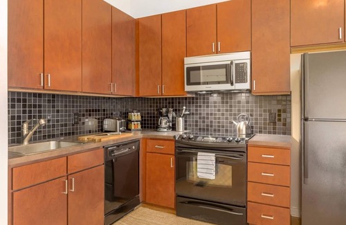 First Ward Apartment | 2 Bedroom Hip Apartment, Free Parking & Wifi