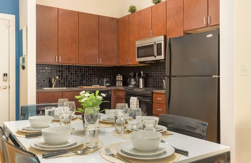 First Ward Apartment | 2 Bedroom Hip Apartment, Free Parking & Wifi