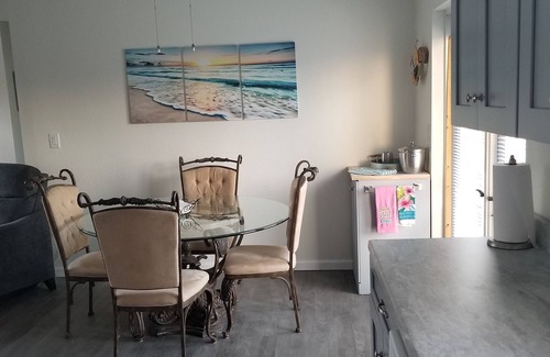 Venice Gardens House | 2-bedroom home in amazing Venice-sleep 6