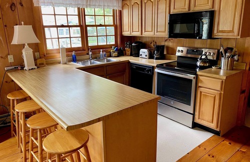 Katama House | 2-bedroom home with Pool and Tennis/Pickleball Court