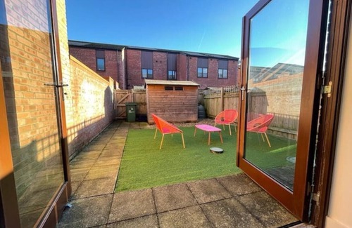 Stockton-on-Tees House | 2 Bedroom House with Garden next to the River Tees