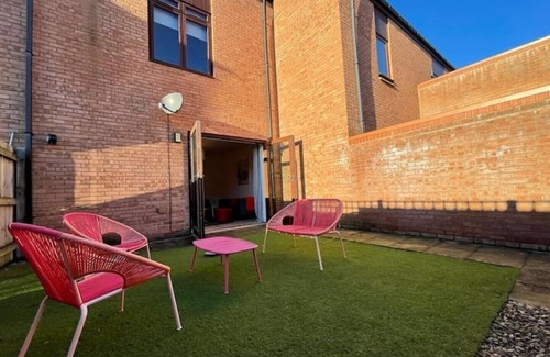 Stockton-on-Tees House | 2 Bedroom House with Garden next to the River Tees