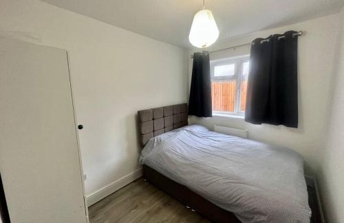 Lewisham House | 2 Bedroom house,BrownhillRd SE6