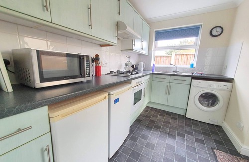 Sittingbourne House | 2-bedroom house near town with Superfast Wi-Fi