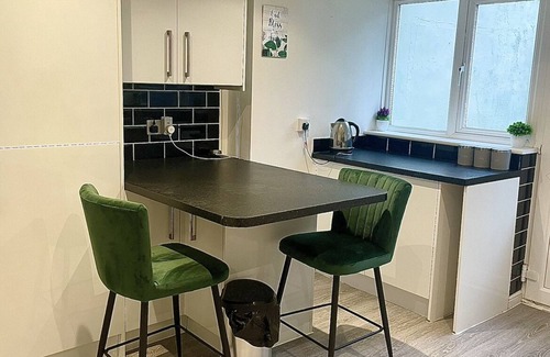 Sittingbourne House | 2 bedroom house in Sittingbourne with free parking