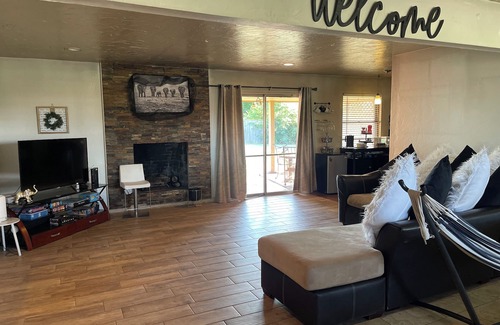 Oklahoma City House | 2 Bedroom house near Lake Hefner!